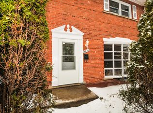 8832 Dee Rd, Des Plaines, IL 60016