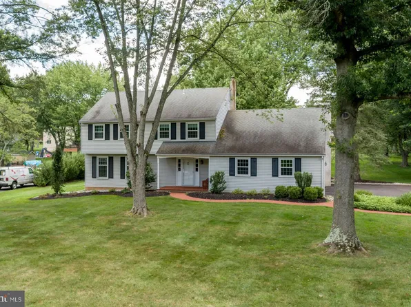 5 Sunnybrook Dr, Doylestown, PA 18901