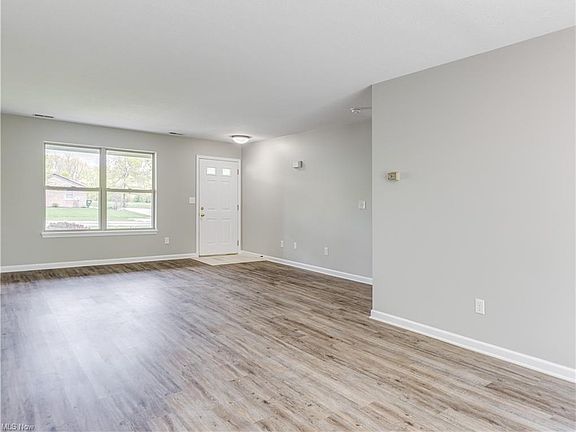 3rd image of 510 Pheasant Run