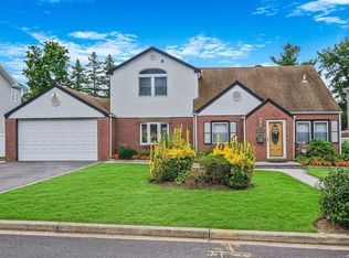 15 Dorcas Ave, Syosset, NY 11791