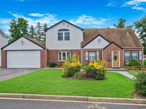 15 Dorcas Avenue, Syosset, NY 11791