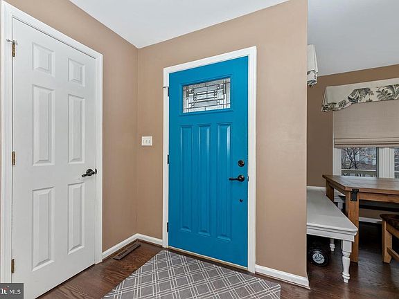 5th image of 10095 Heron Ct