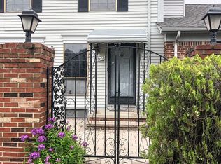 38947 Golfview Dr, Clinton Township, MI 48038