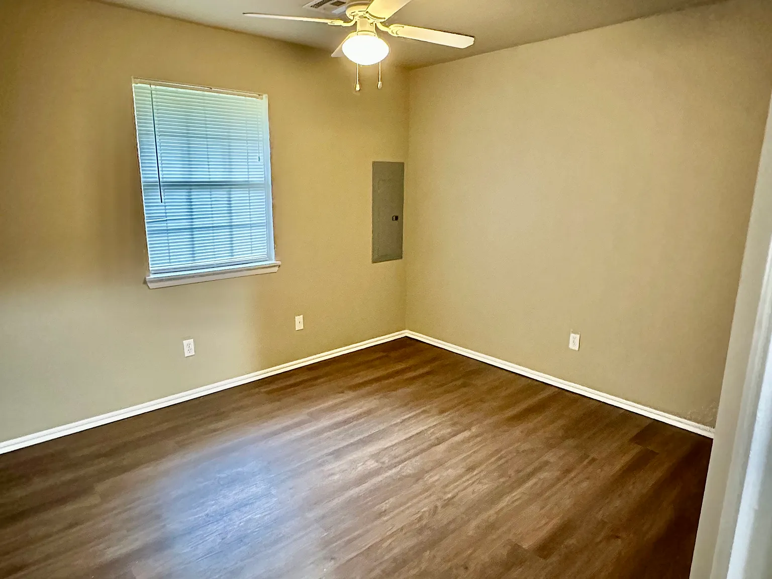 2 bed, 880 sqft, $1,000 — Photo 3