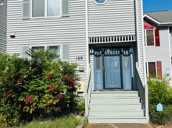 109 Scotts Point, Hampton, VA 23663