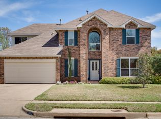 2073 Willowood Dr, Grapevine, TX 76051