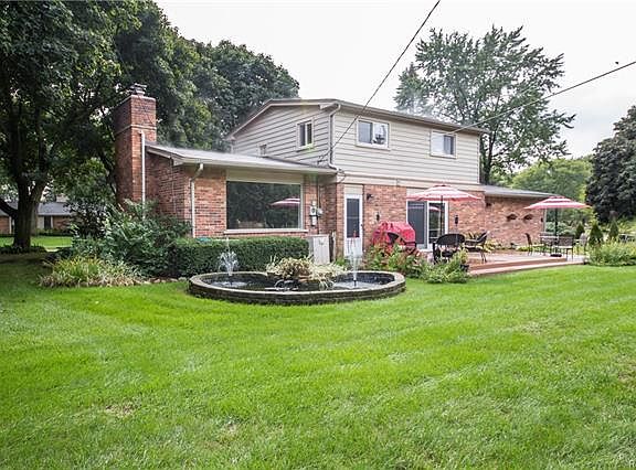 3rd image of 1251 Winchcombe Dr