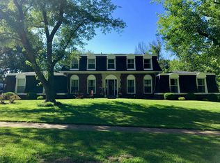 337 Chateaugay Ln, Chesterfield, MO 63017
