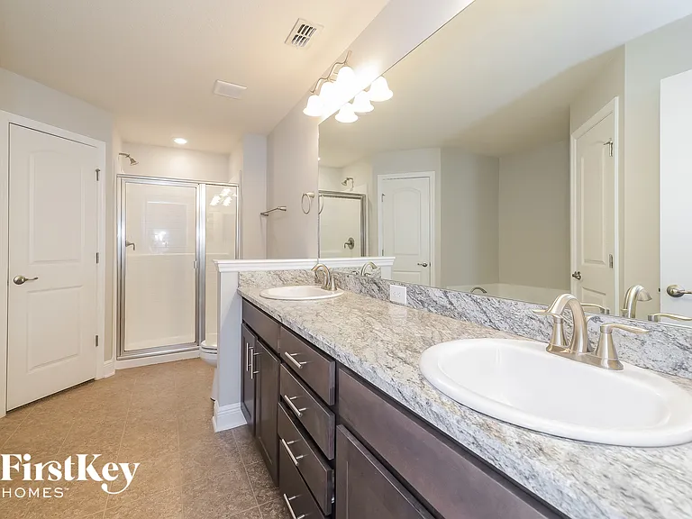 805 Colville Dr — Photo 8