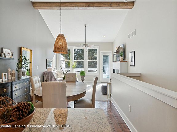 5th image of 5215 Hawk Hollow Dr E #39