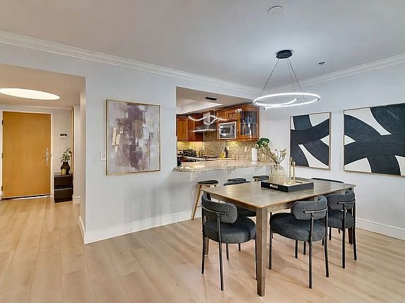 4th image of 1878 Greenfield Ave APT 104