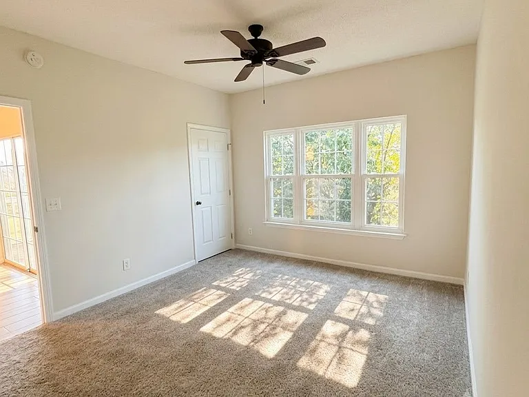 3923 Gladiola Ct #201 — Photo 9