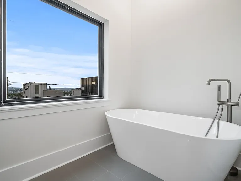 6011 Hill Cir — Photo 51