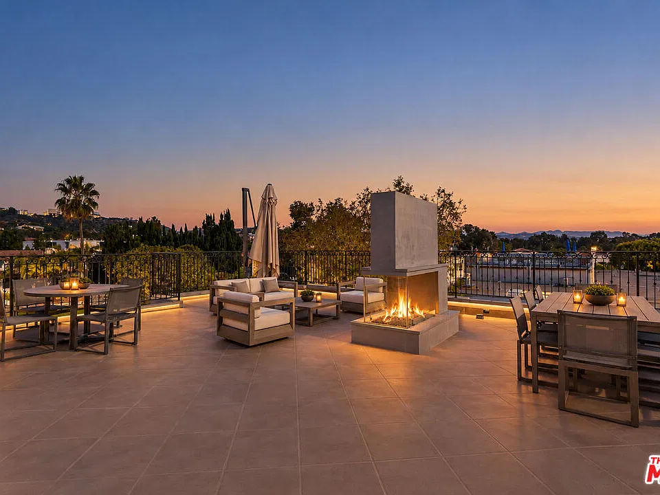 11740 W Sunset Blvd #20