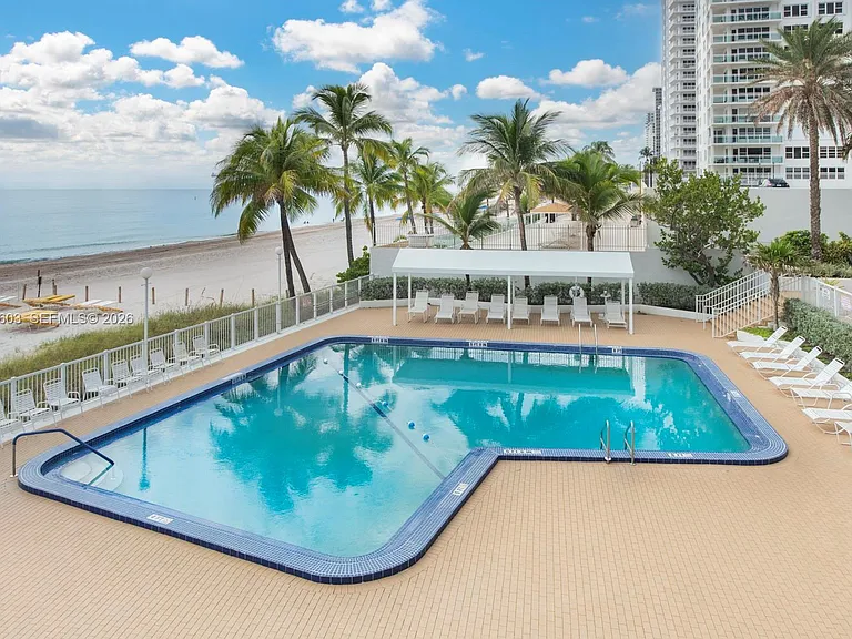 4010 Galt Ocean Dr #302 — Photo 17