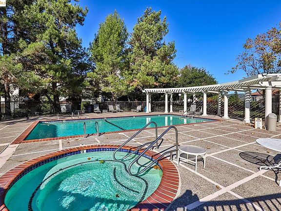 Pool a few steps from the condo