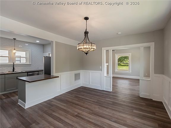 4th image of 1008 Grant St