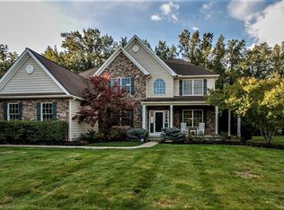 33245 Saint James Trl, Avon, OH 44011