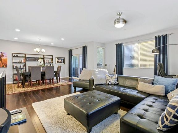 Open floorplan concept with plenty of light