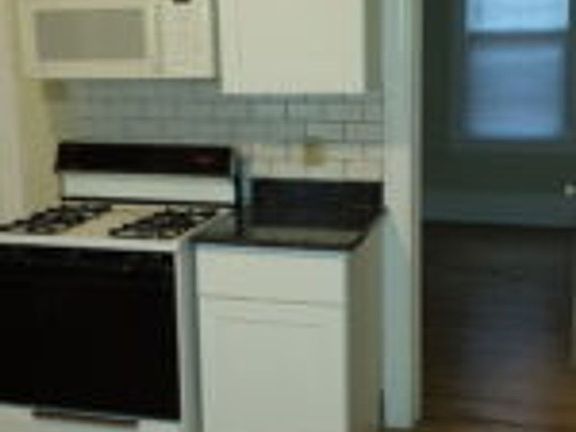 5th image of 3030-32 N Fratney St #3