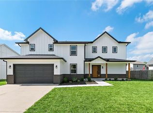 713 SE 11th St, Lees Summit, MO 64081