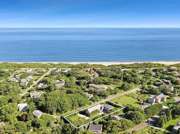 33 Taft Dr, Montauk, NY 11954