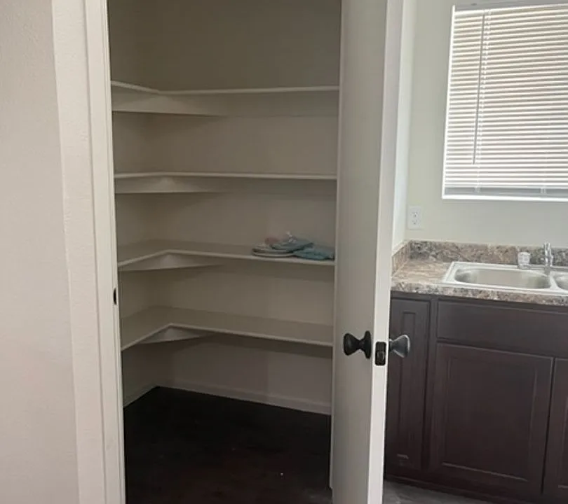 7333 E 37th Pl