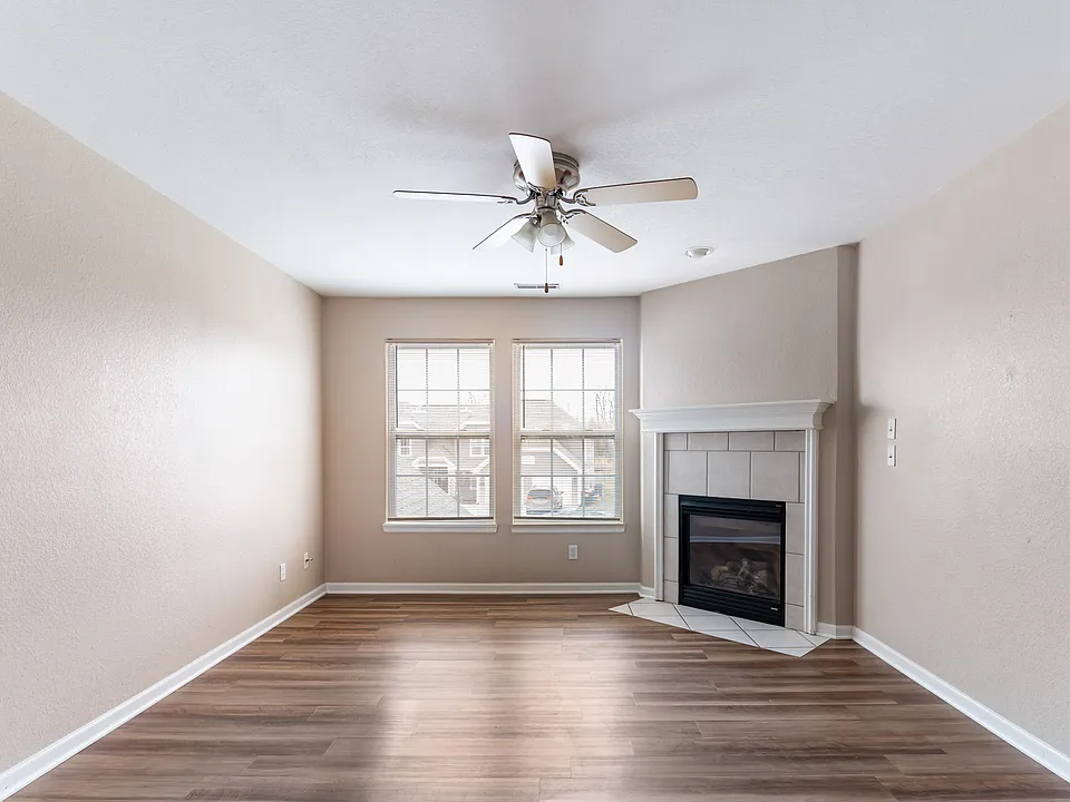 16007 Prairie Way