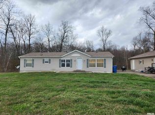 9518 E Webb Rd, Mount Vernon, IL 62864