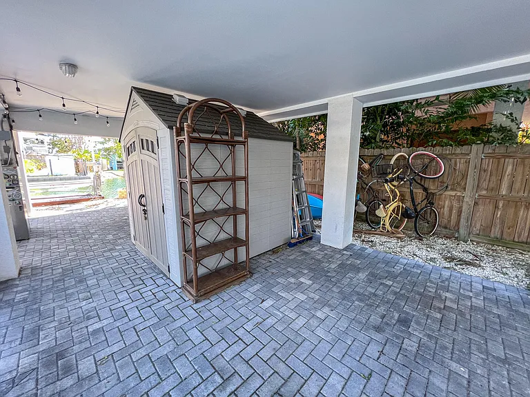 37 Palm Dr — Photo 21