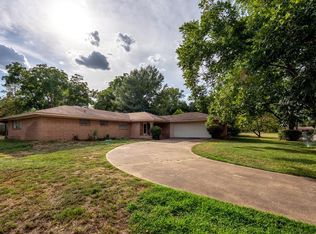 209 Cordell Dr, Crockett, TX 75835