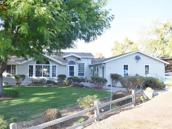 437 E Lincoln St, Athena, OR 97813