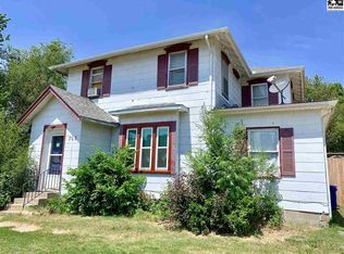 303 E 1st St, McPherson, KS 67460