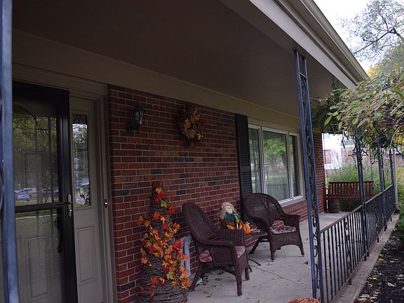 5th image of 1367 E Main St