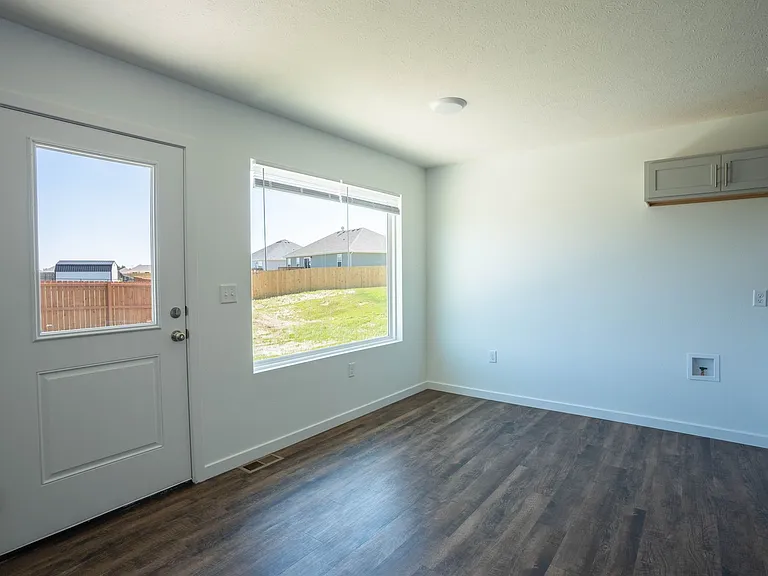 1380 Kay St — Photo 7
