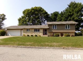 122 S Locust St, Bennett, IA 52721