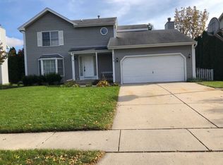 1379 Knollwood Cir, Crystal Lake, IL 60014