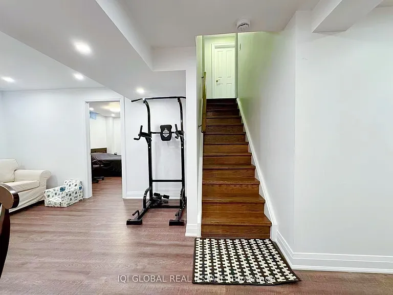 101 Gable Ave #BASEMENT — Photo 4