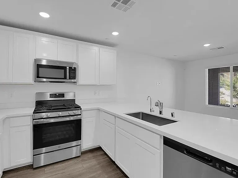 10772 Ditchburn Ct — Photo 9
