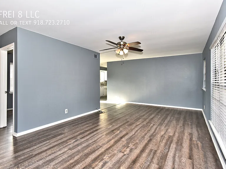 12610 E 18th Pl — Photo 2