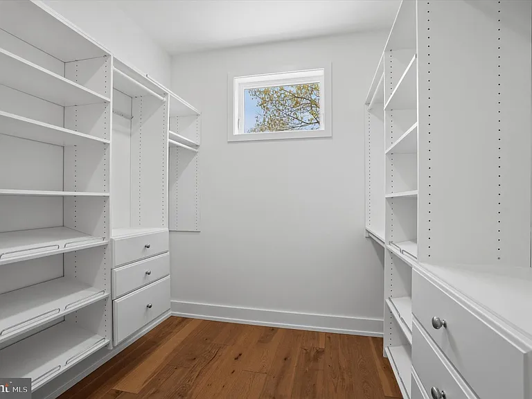 425 Grove Pl — Photo 17