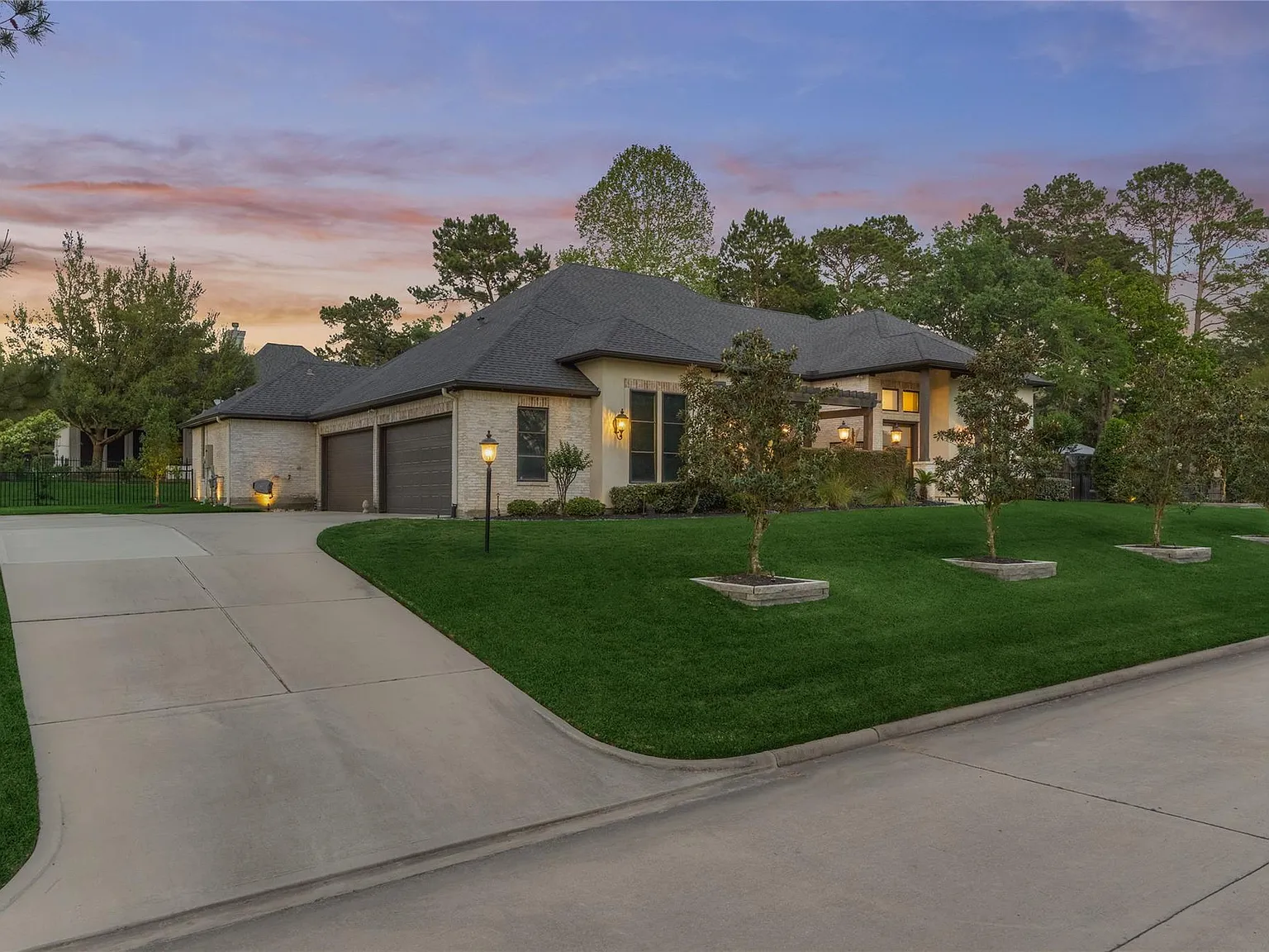 3 bed, 3.0 bath, 3368 sqft, $5,250 — Photo 4
