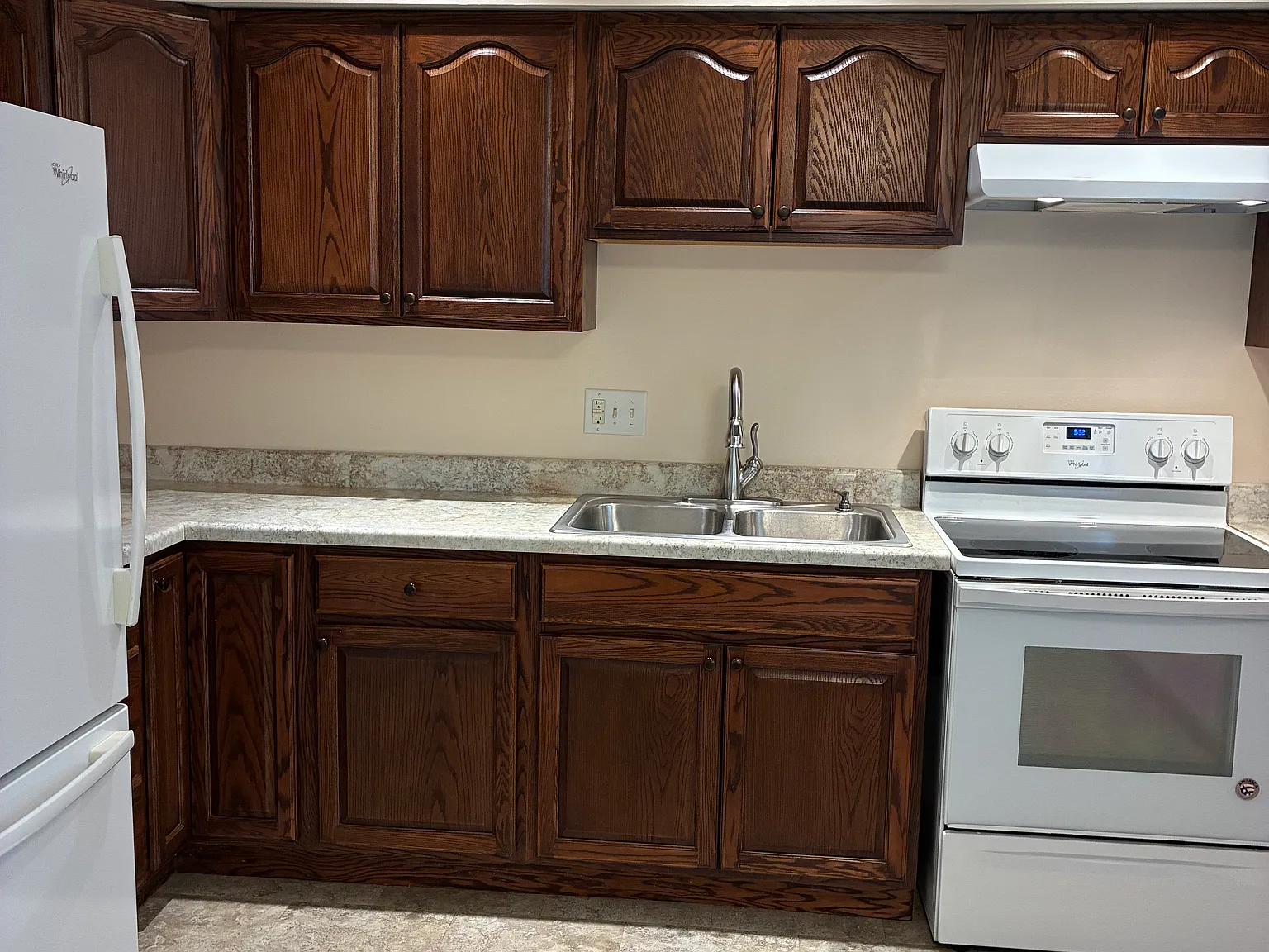 2 bed, 1.5 bath, 1000 sqft, $1,300 — Photo 4