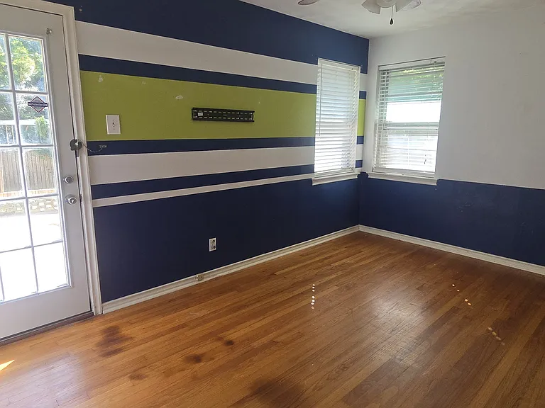 8057 Fall River Dr — Photo 10