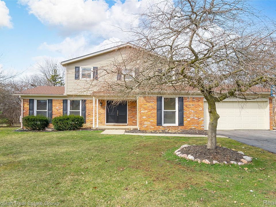 1st image of 6364 Pinecroft Dr