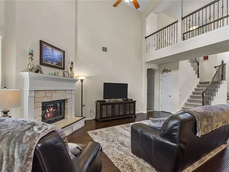 120 Seminole Canyon Dr — Photo 6