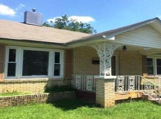 711 Caledonia St, Paris, TN 38242