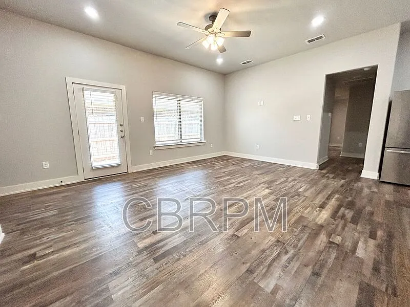 Photo 2 of 9 - 5512 122nd St #B - Lubbock, TX Building Photo - 5512 122nd St #B