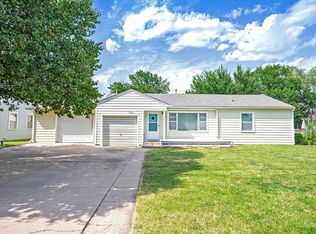 1016 E 12th Ave, Hutchinson, KS 67501