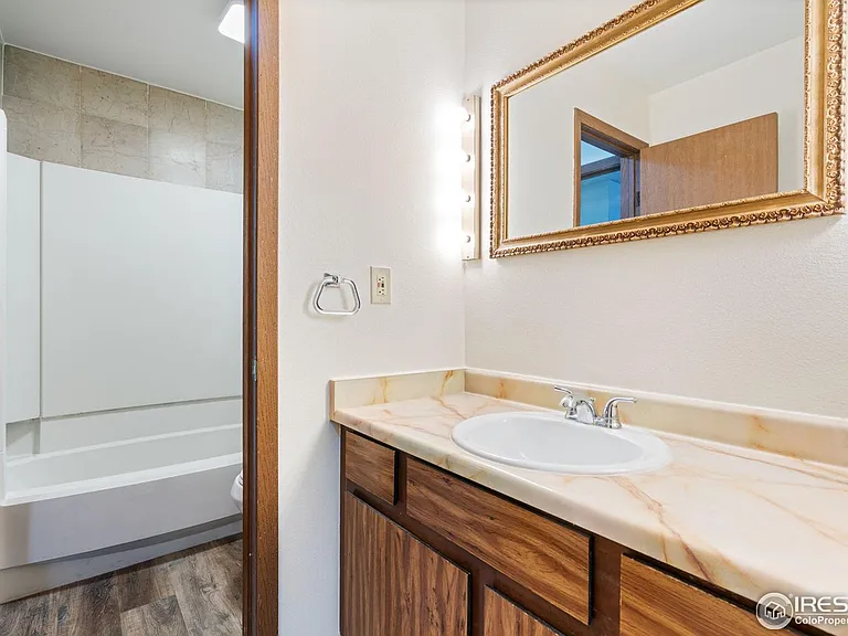 925 Columbia Rd #122 — Photo 11